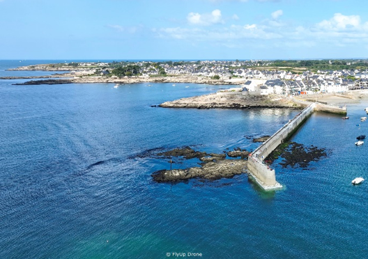 Vue de la mer et de la digue
