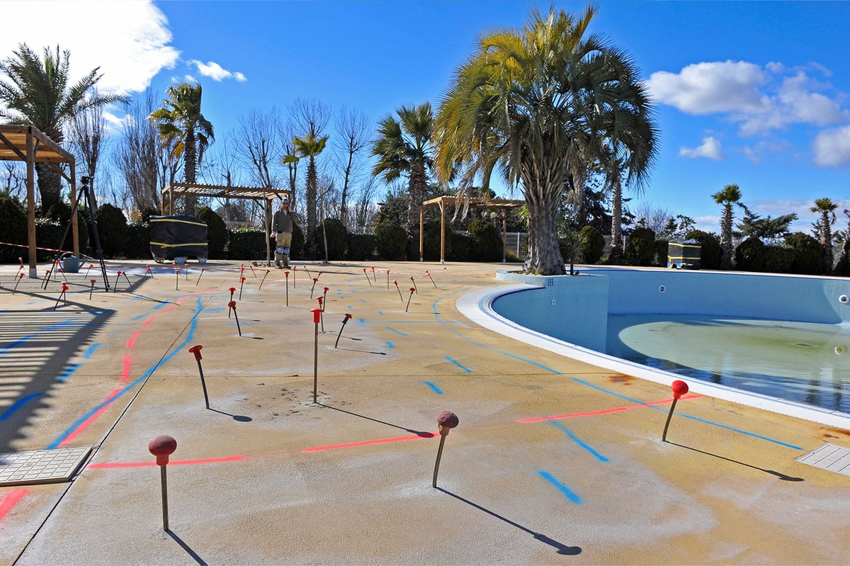 Stabilisation d'une plage de piscine par URETEK dans un camping à AGDE