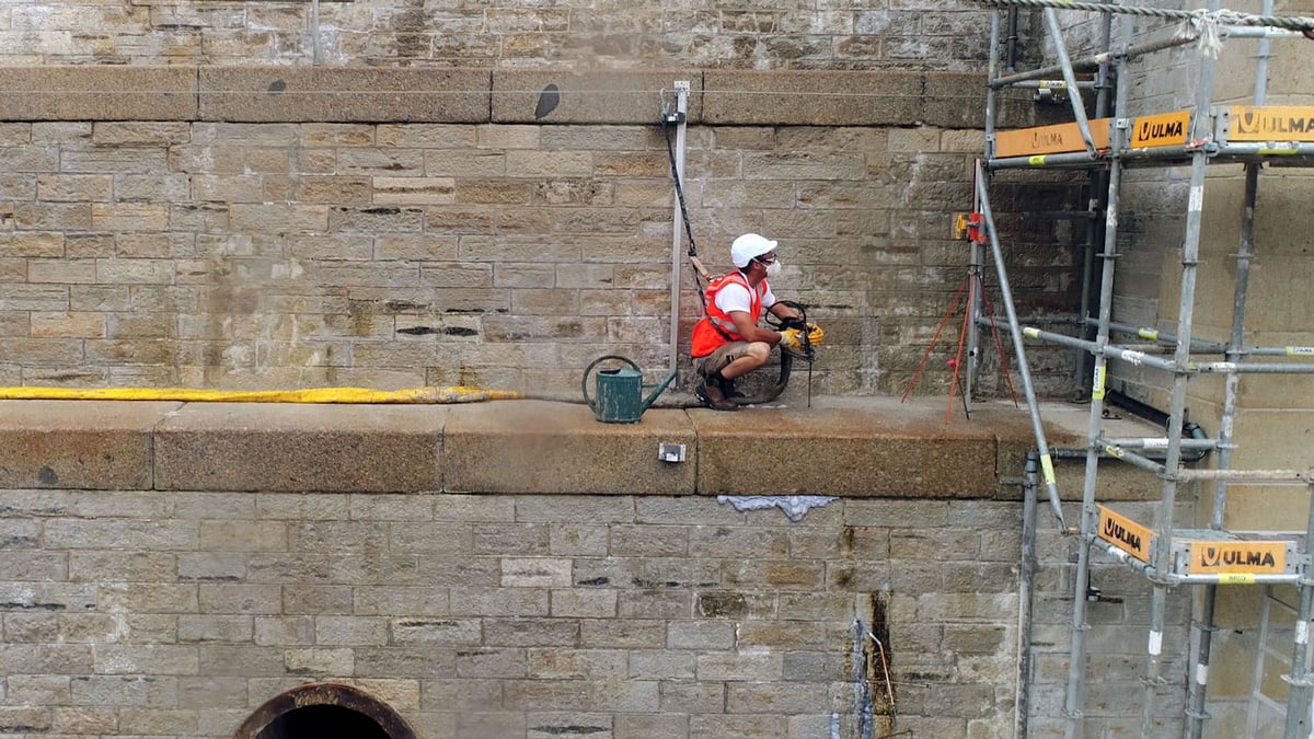 renforcement de la maçonnerie du bassin de radoub de Bayonne