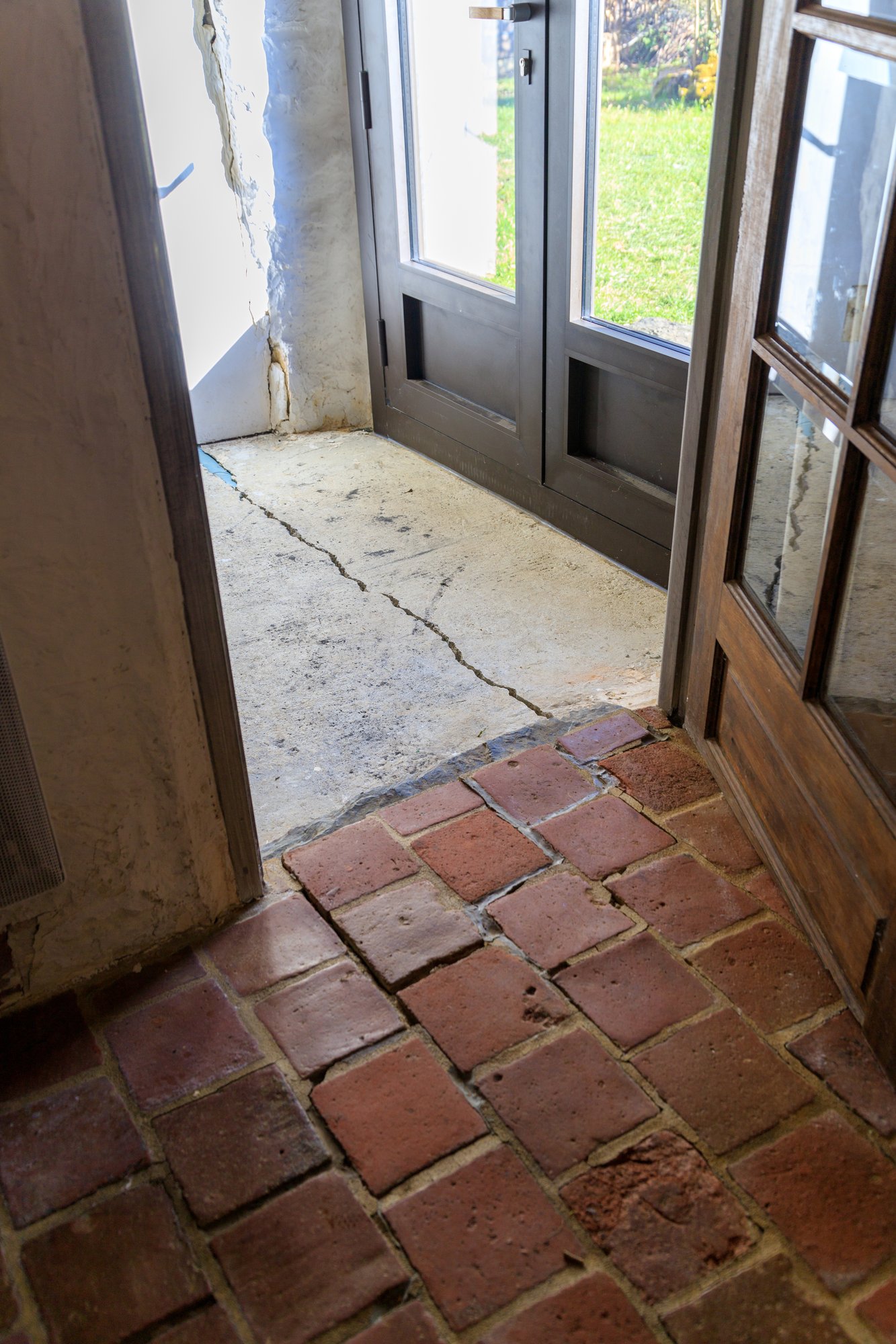 23049-132-FR65400-071123-0106