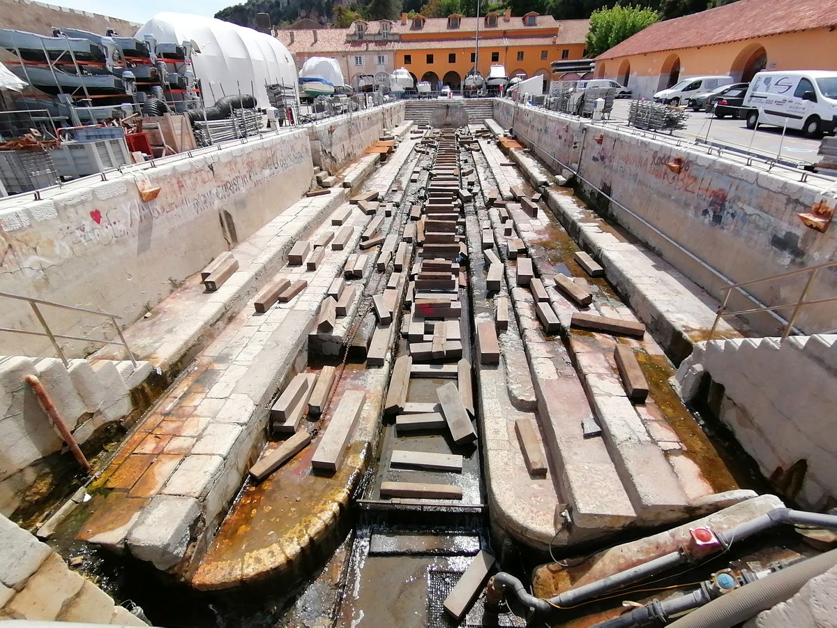 renforcement d'un bassin de radoub par uretek