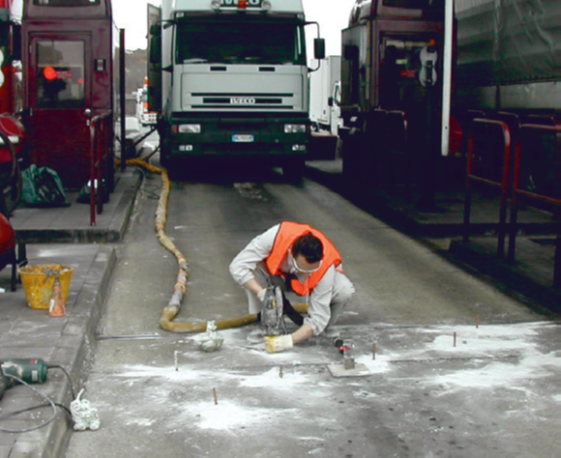 Injection de la résine sous le dallage
