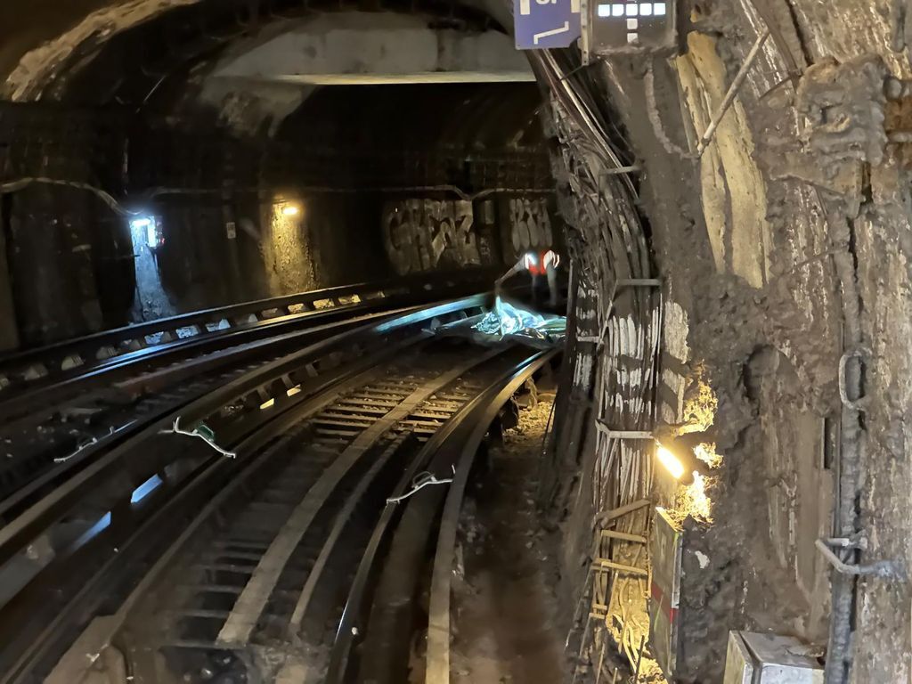 Intervention dans les tunnels de métro pour régénérer et imperméabiliser les maçonneries