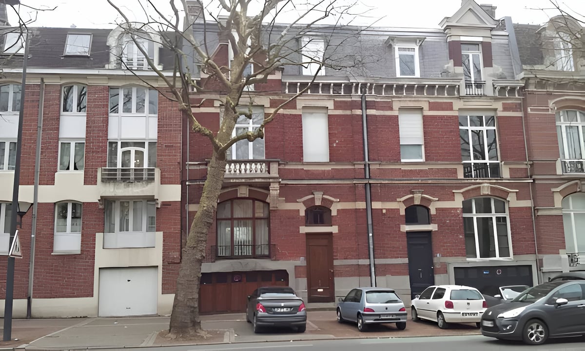 Maison de nouveau fissurée après l'installation de micropieux 