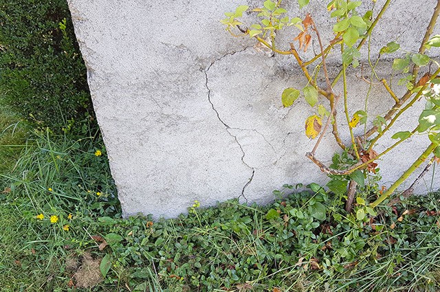 Fissures d'une maison nécessitant une intervention