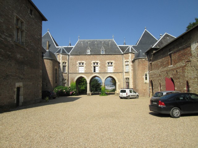 Photo de la cour du château Beauregard