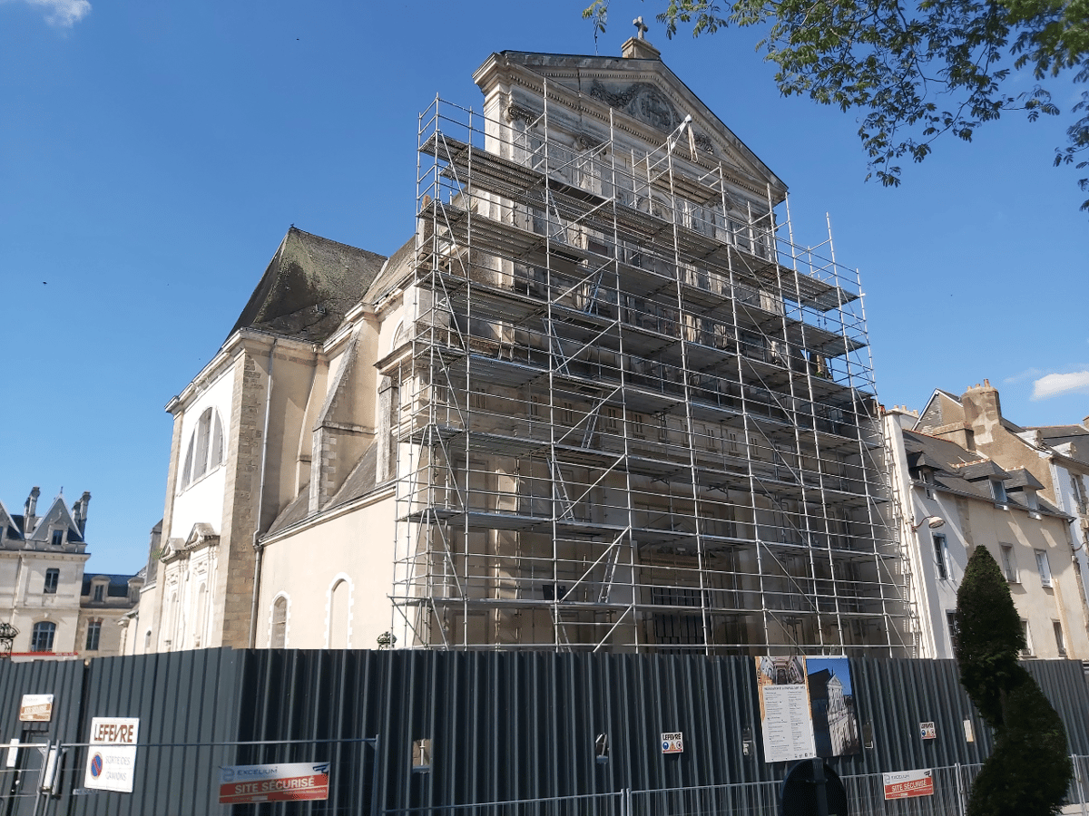 Photo de la chapelle Saint-Yves en travaux à Vannnes