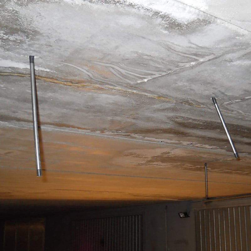 Photo du traitement du plancher via le procédé water barrier d'uretek