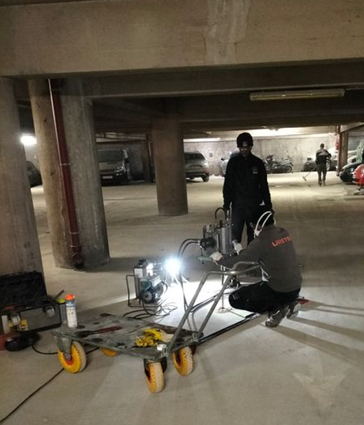 Creusage des trous pour l'injection de résines