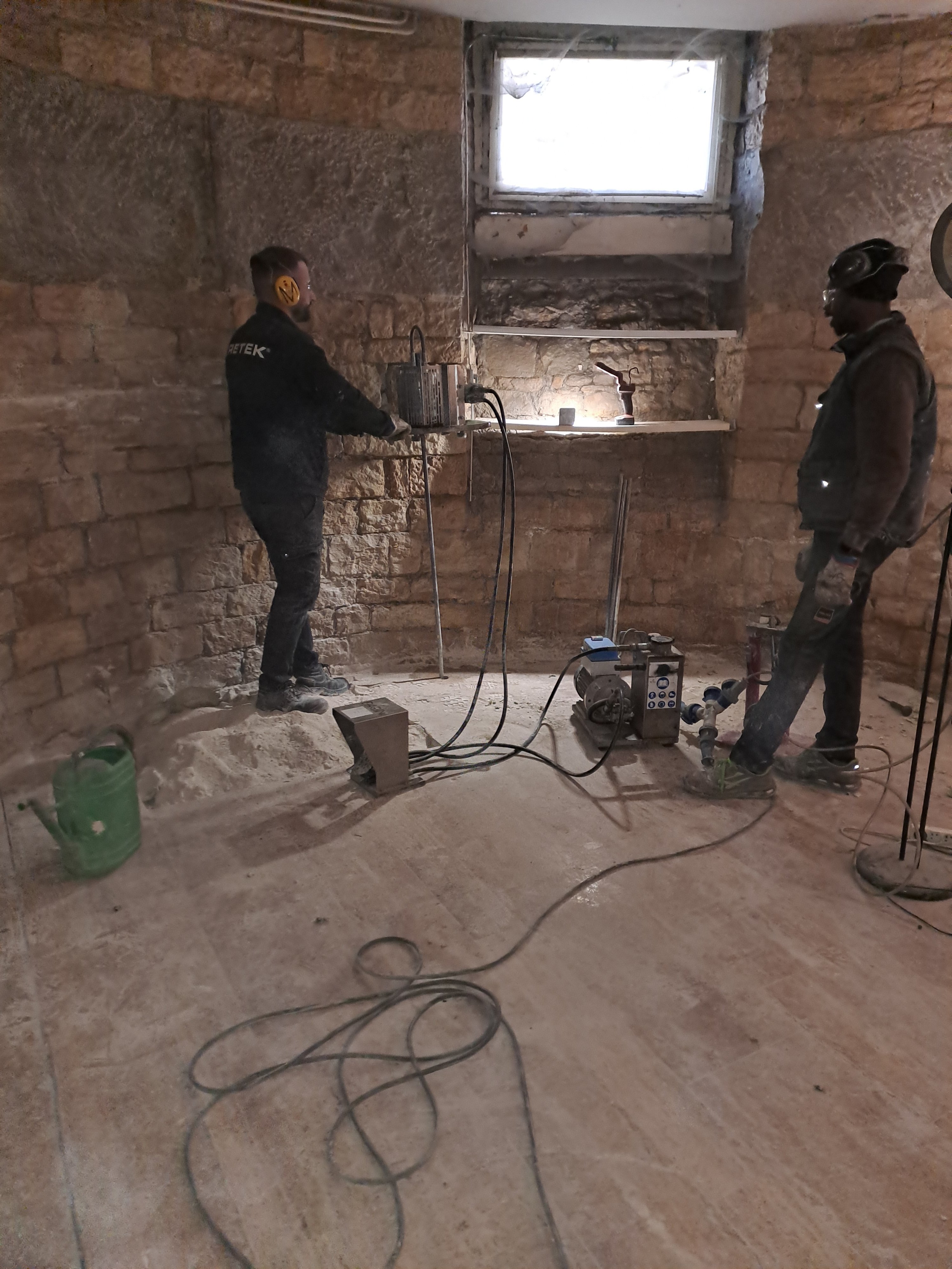 Ouvriers intervenant sur le site 