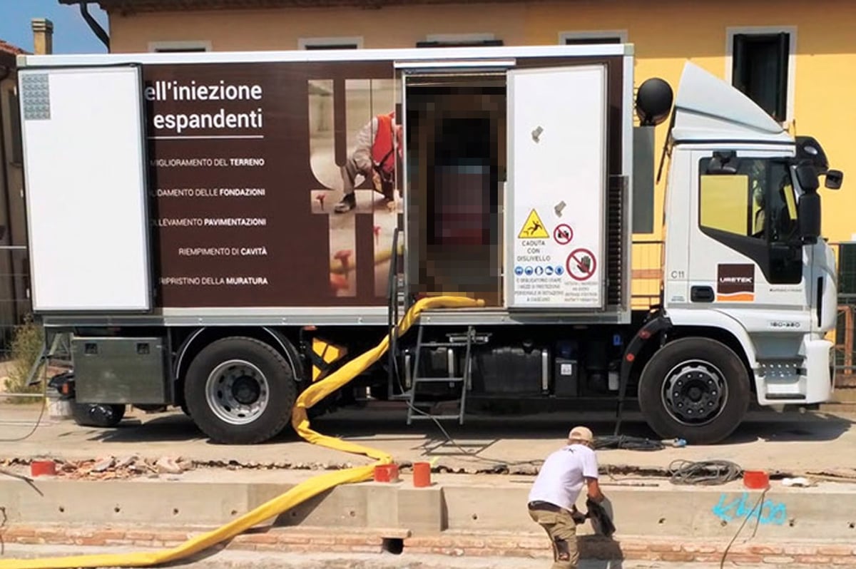 photo d'un camion uretek