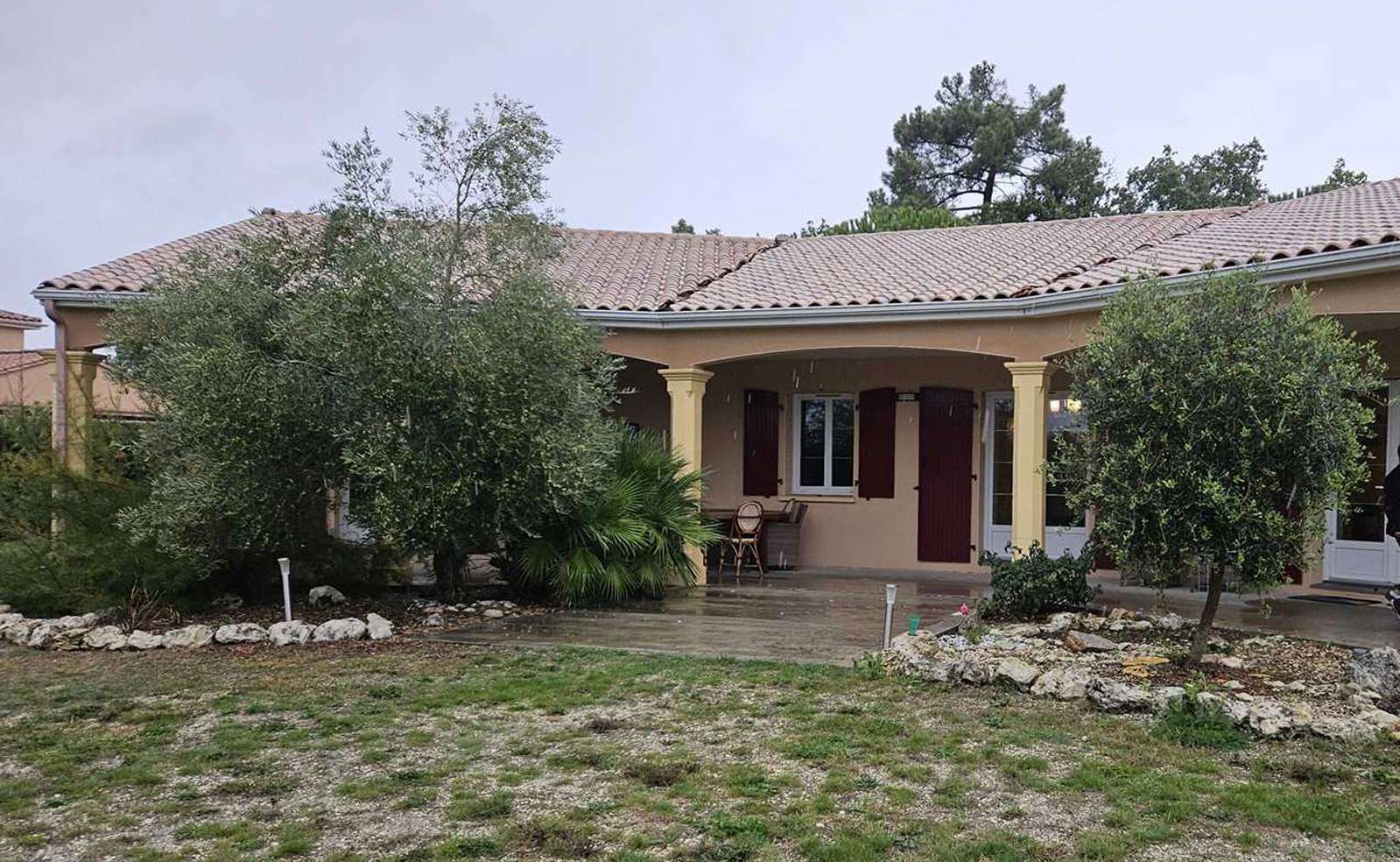 Maison fissurée par la sécheresse à Pérignac : Stabiliser sans déménager