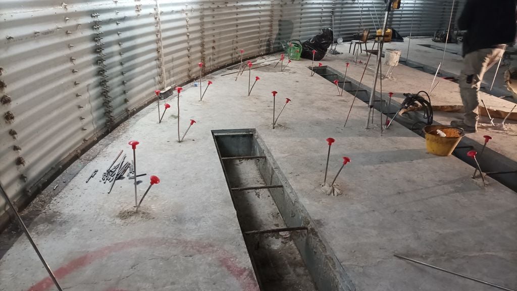 Chantier à l'intérieur du silo